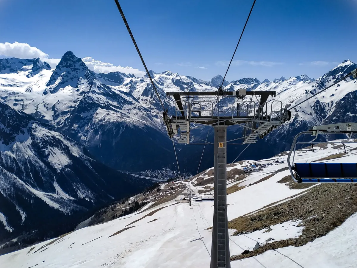Aspen vs. Snowmass: Which Local Ski Pass Offers Better Value This Winter?
